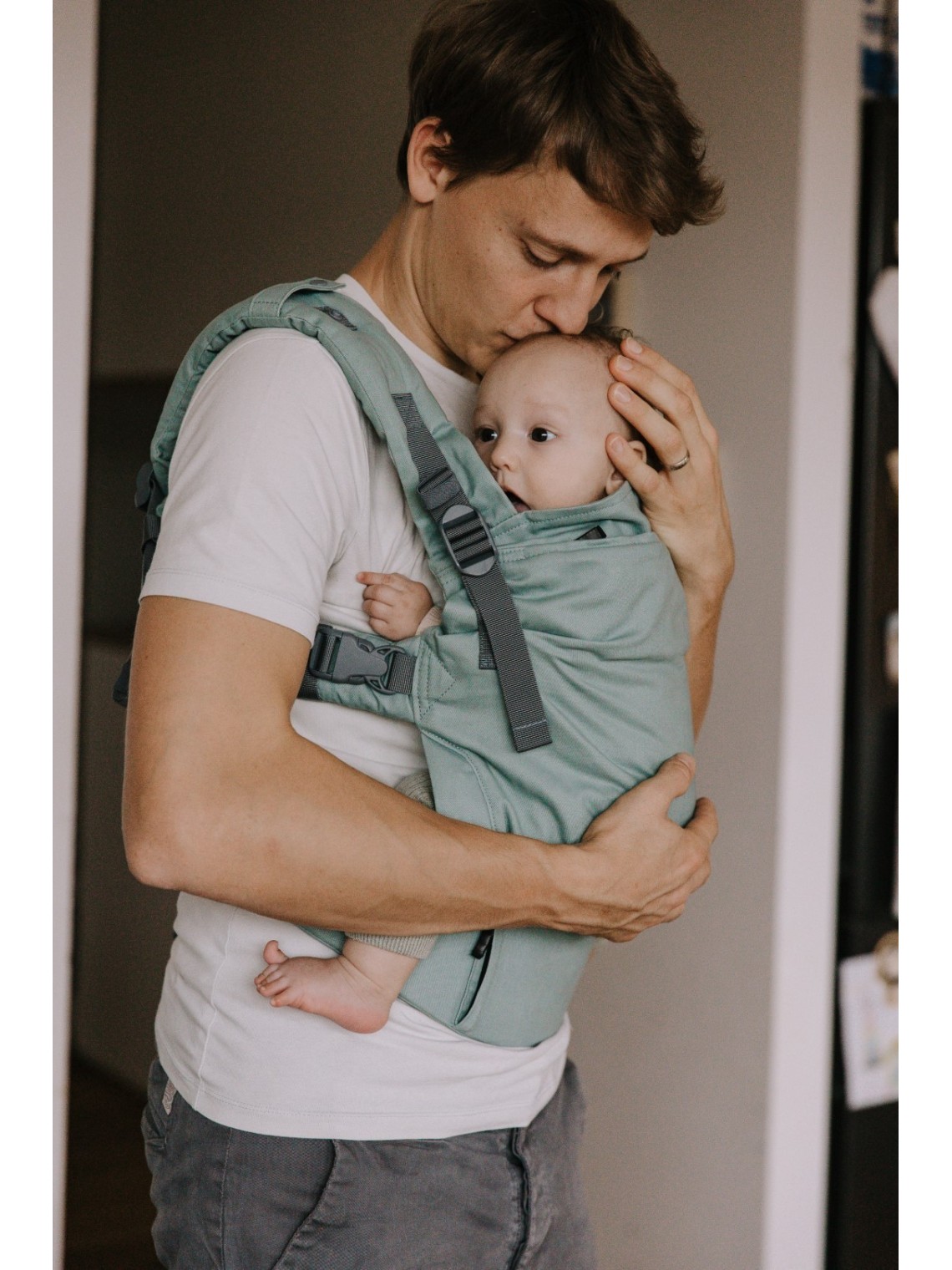 Boba X – adjustable ergonomic carrier from birth