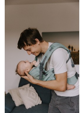 Boba X – adjustable ergonomic carrier from birth