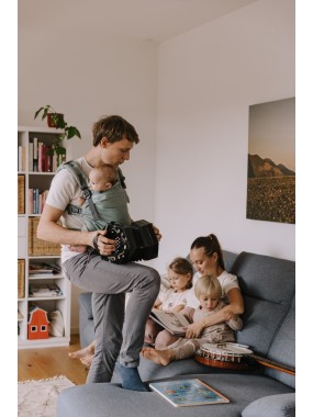 Boba X – adjustable ergonomic carrier from birth