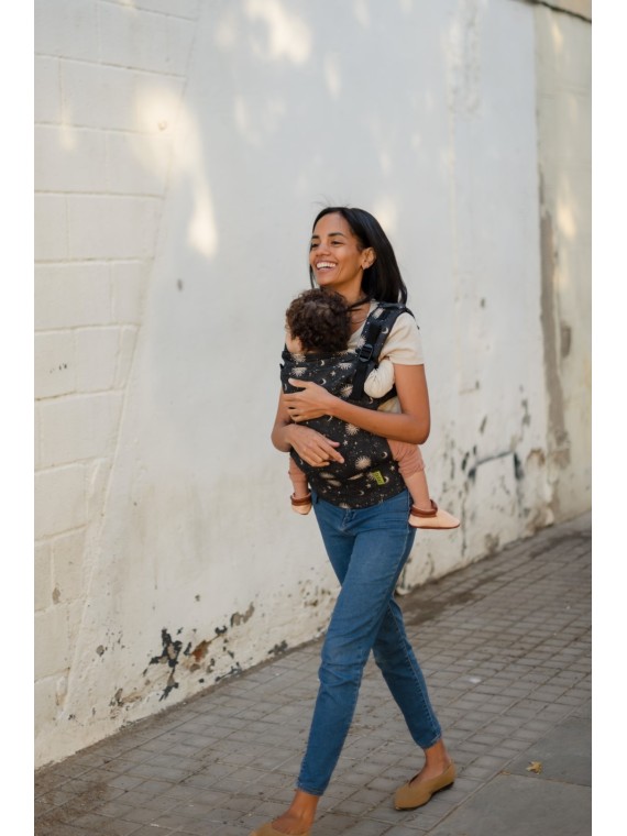 Boba X – adjustable ergonomic carrier from birth