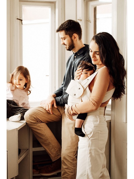 Marsupi nešioklė – paprastumas ir ergonomika nuo gimimo