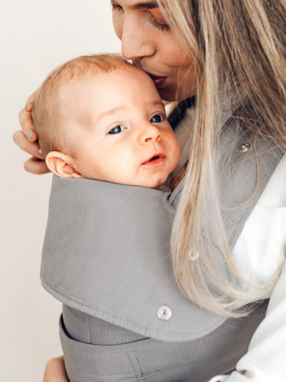 Marsupi nešioklė – paprastumas ir ergonomika nuo gimimo