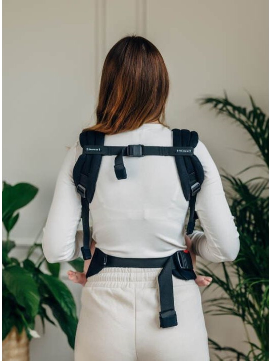 LennyLight – lightweight and intuitive baby carrier