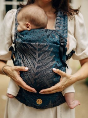 LennyLight – lightweight and intuitive baby carrier LennyLight – lightweight and intuitive baby carrier