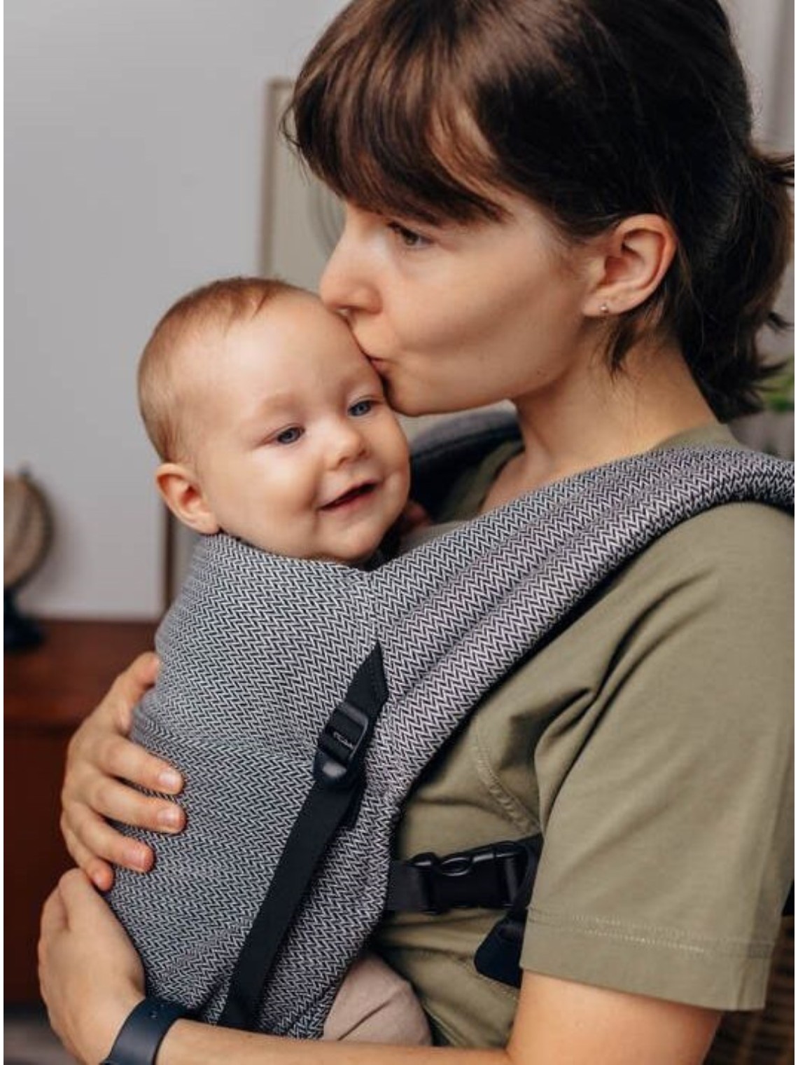 LennyLight – lightweight and intuitive baby carrier