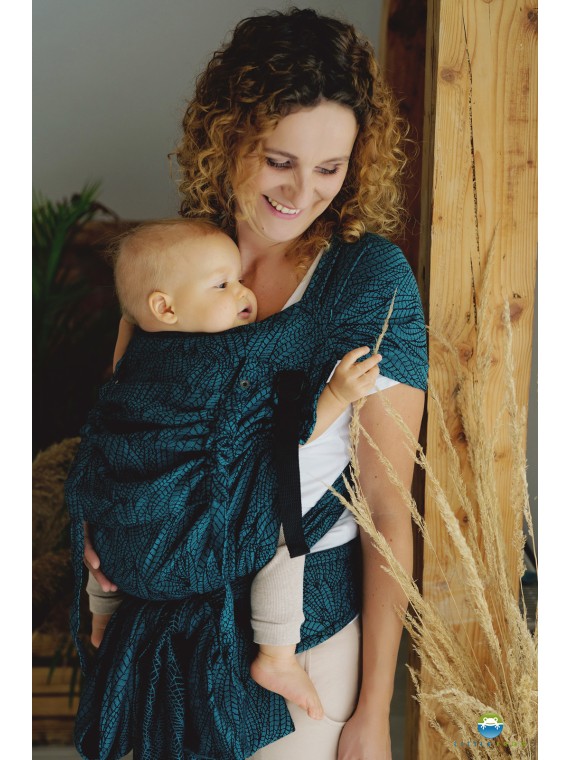 Little Frog Cross Hybrid – ergonomic half buckle baby carrier