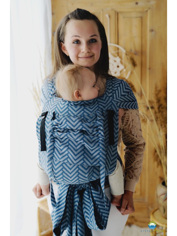 Little Frog Cross Hybrid – ergonomic half buckle baby carrier