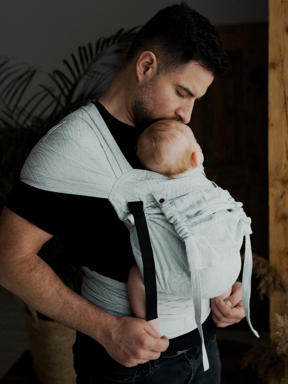 Little Frog Cross Hybrid – ergonomic half buckle baby carrier