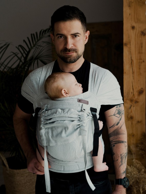 Little Frog Cross Hybrid – ergonomic half buckle baby carrier