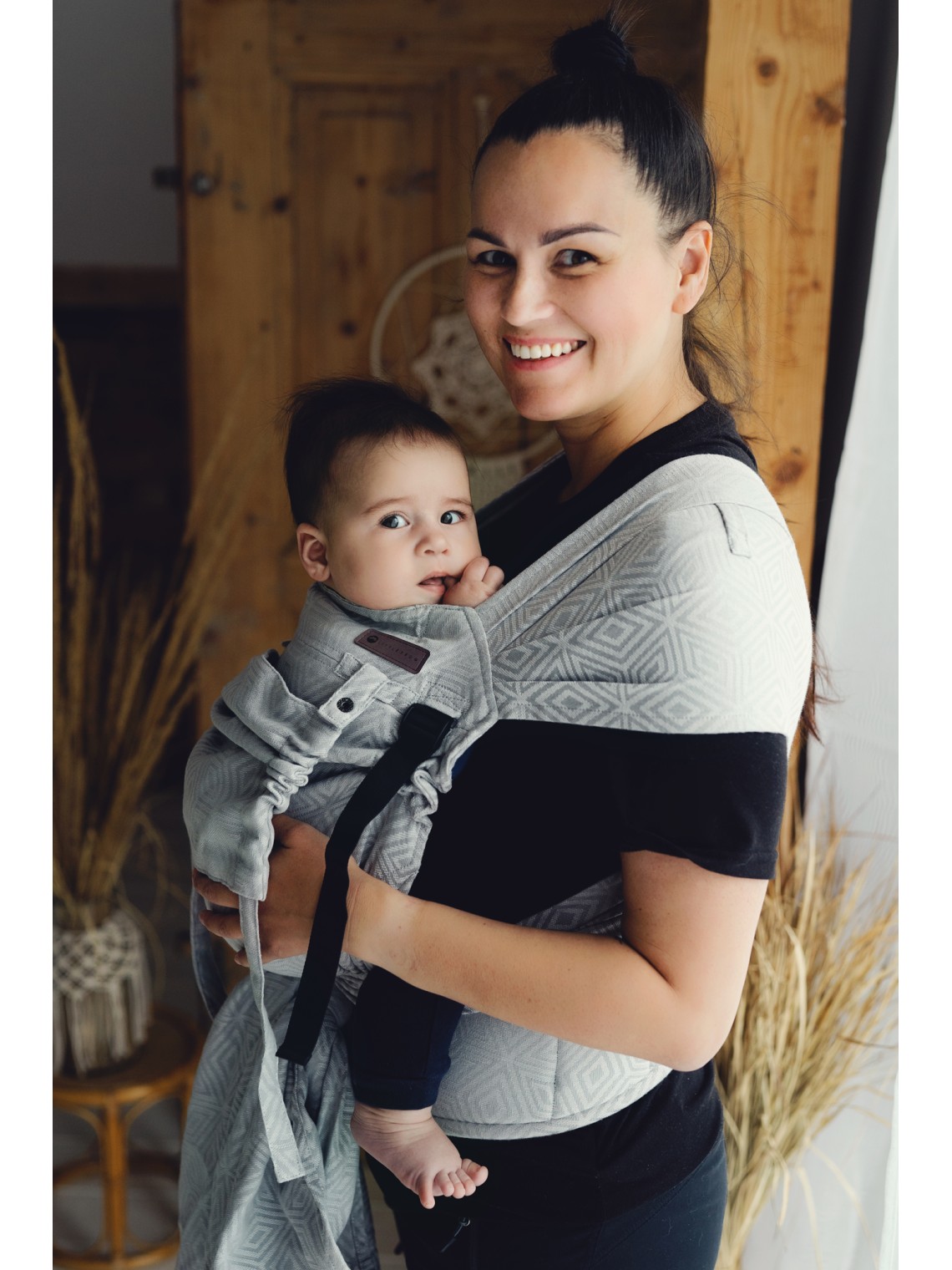 Little Frog Cross Hybrid – pusiau rišama ergonomiška nešioklė kūdikiui