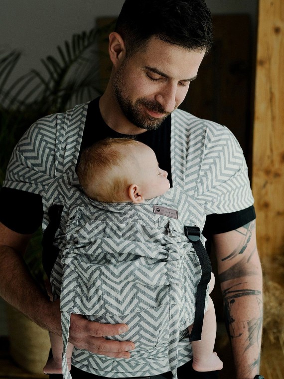 Little Frog Cross Hybrid – ergonomic half buckle baby carrier