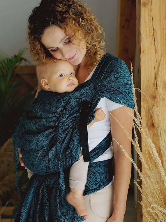 Little Frog Cross Hybrid – ergonomic half buckle baby carrier