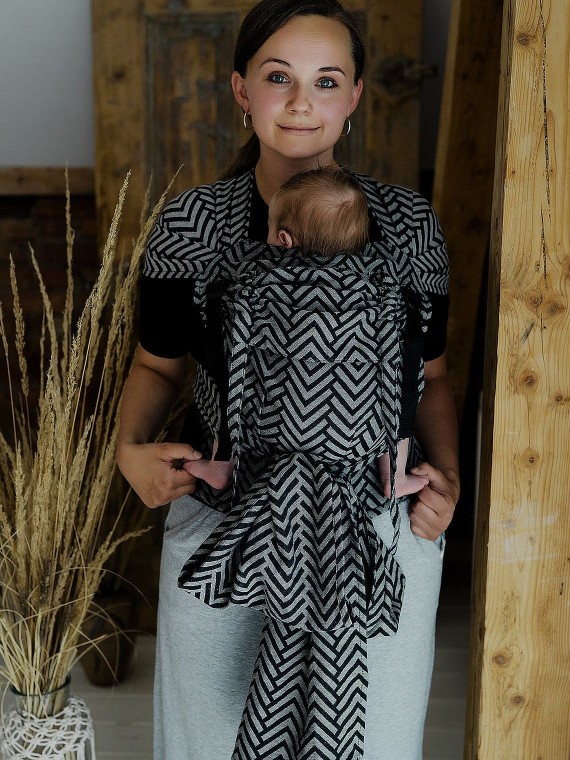 Little Frog Cross Hybrid – ergonomic half buckle baby carrier