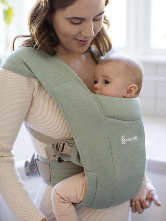 Ergobaby Embrace – soft and compact newborn carrier