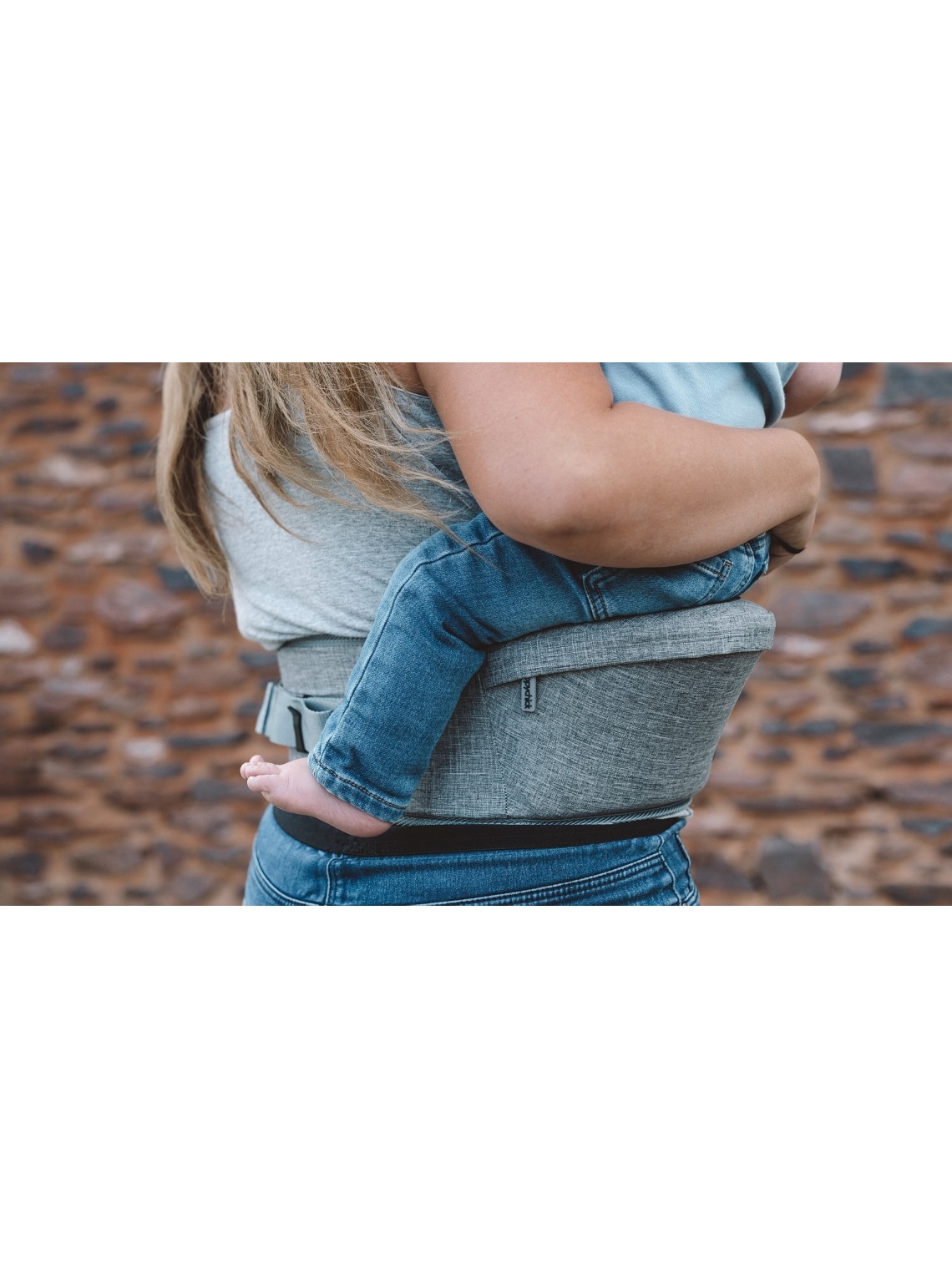 Hippychick Hipseat – award-winning back support carrier for toddlers Hippychick Hipseat – award-winning back support carrier for toddlers