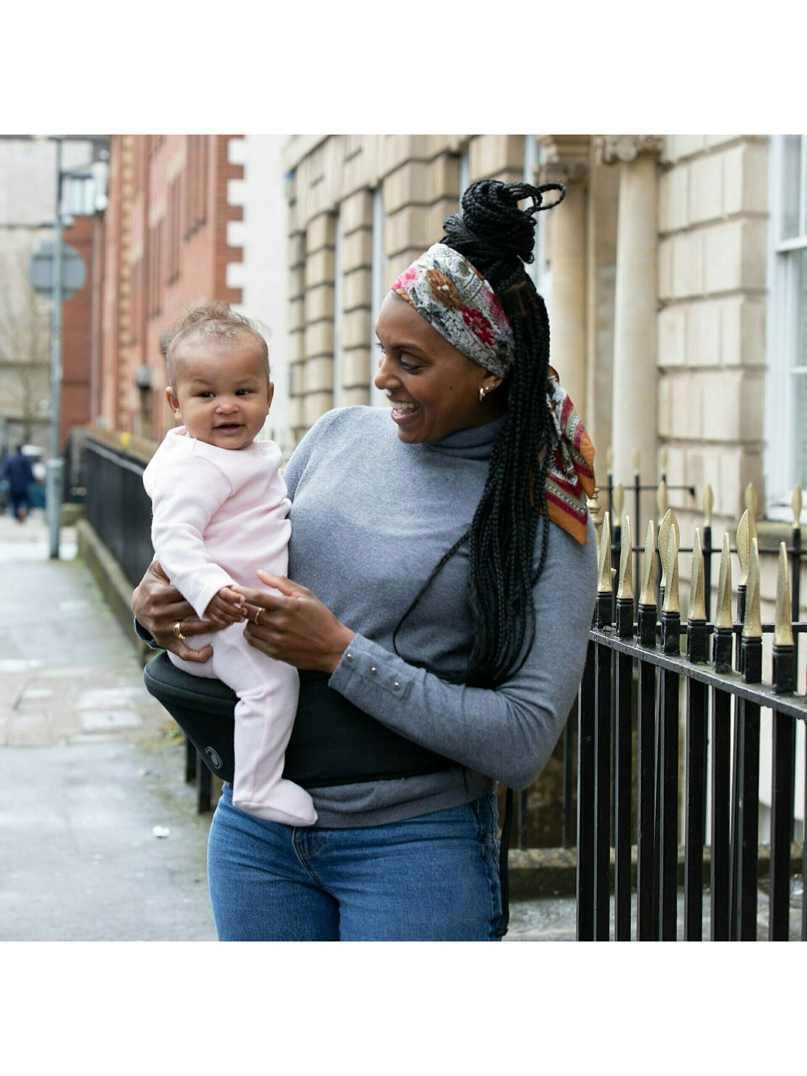 Hippychick Hipseat – award-winning back support carrier for toddlers