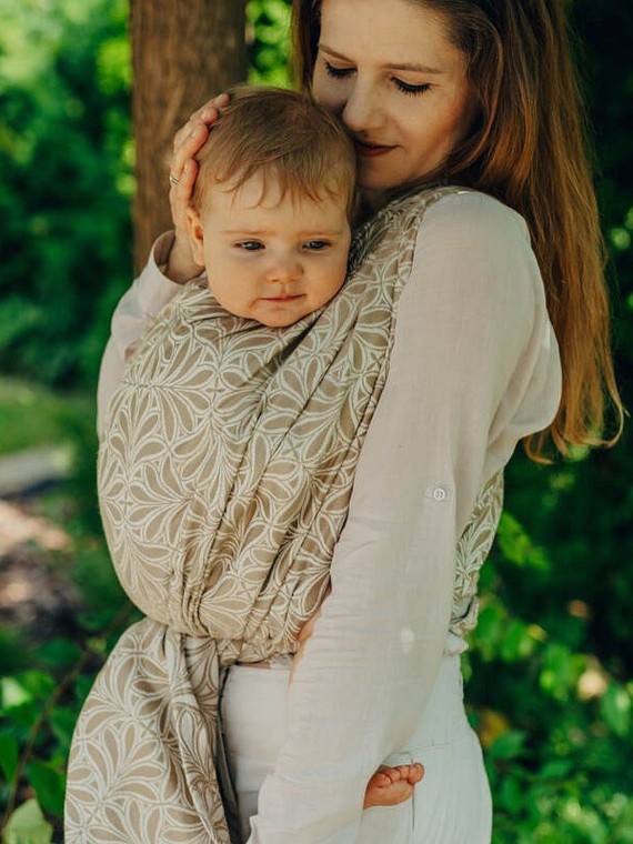 LennyLamb baby wrap – ergonomic and soft from birth to preschool