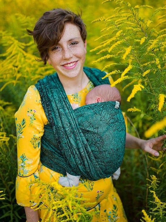 LennyLamb baby wrap – ergonomic and soft from birth to preschool