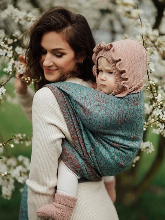 LennyLamb baby wrap – ergonomic and soft from birth to preschool