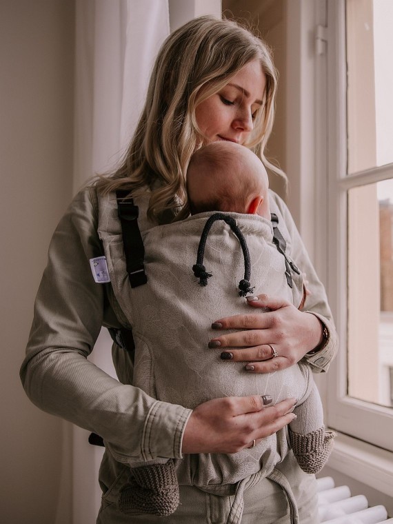 Pure Baby Love Cross & Go – simple and comfortable baby carrier