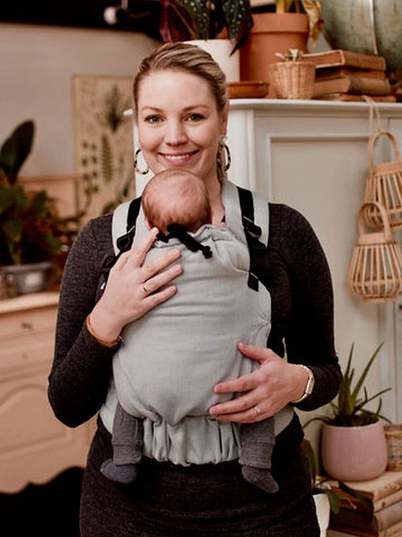 Pure Baby Love Cross & Go – simple and comfortable baby carrier