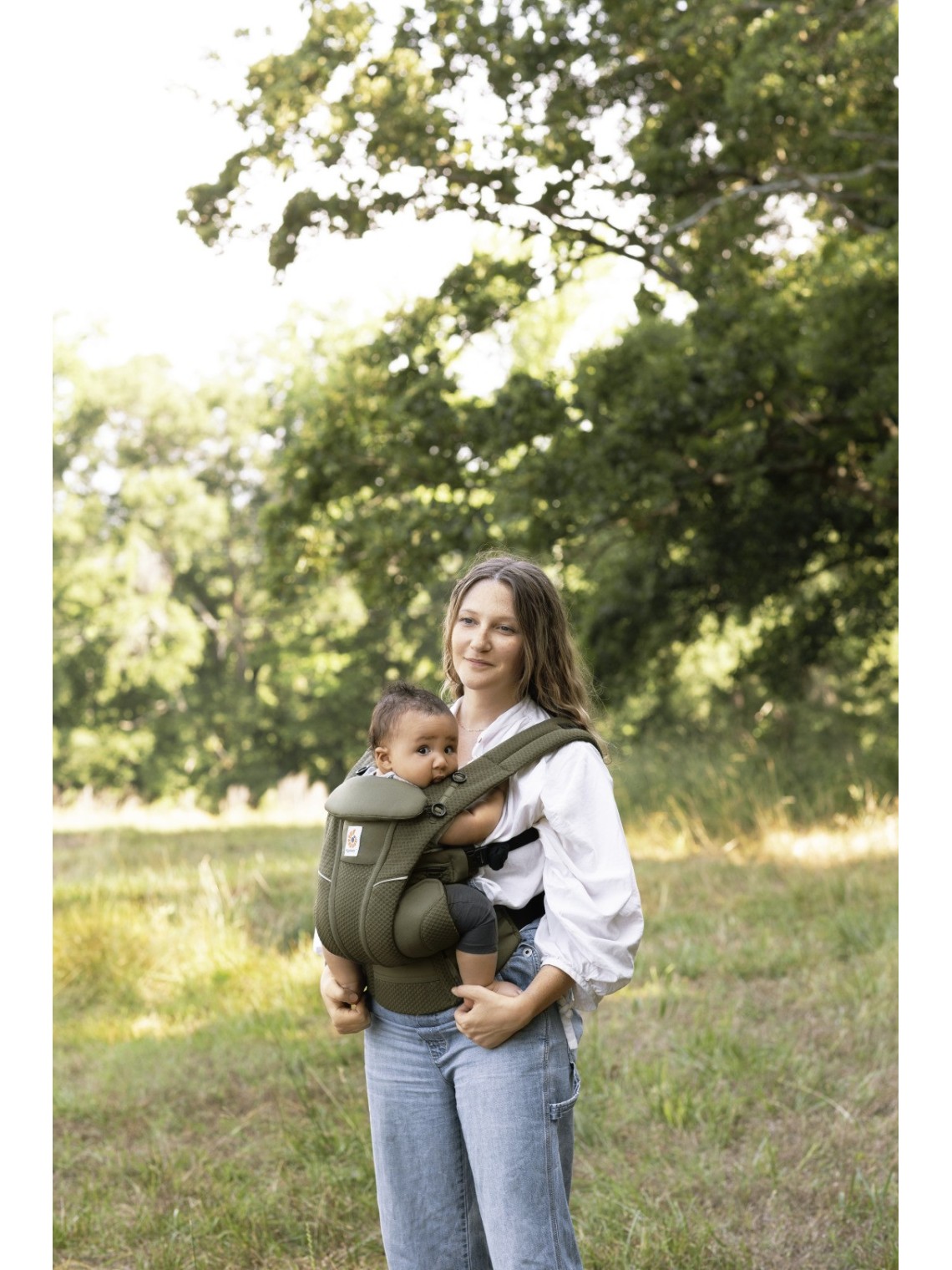 Ergobaby Omni Breeze nešioklė – kvėpuojantis komfortas nuo gimimo