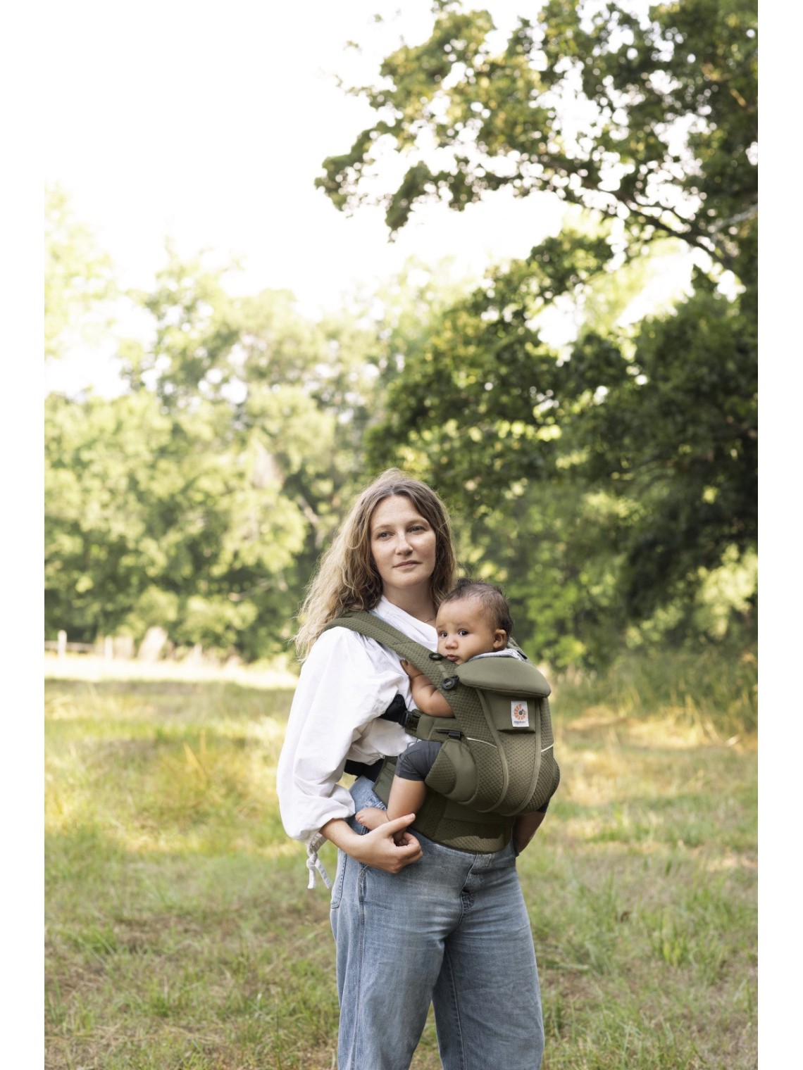 Ergobaby Omni Breeze nešioklė – kvėpuojantis komfortas nuo gimimo