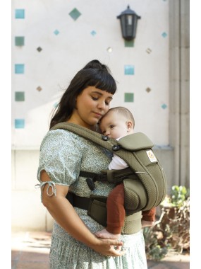 Ergobaby Omni Breeze nešioklė – kvėpuojantis komfortas nuo gimimo