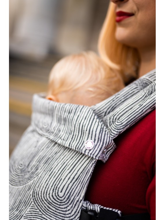 QUSY Standard 2.0 – ergonomiška reguliuojama nešioklė