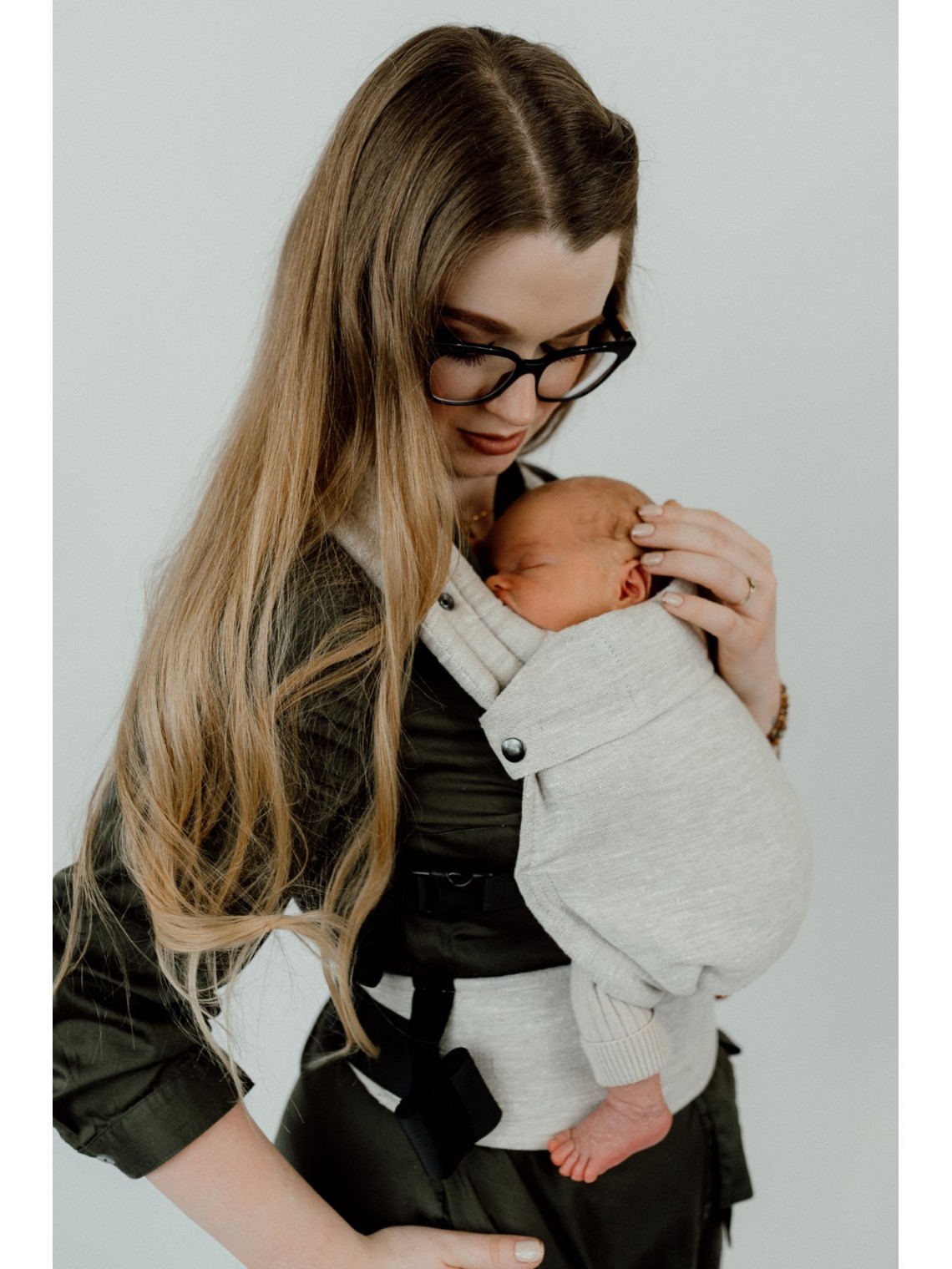 QUSY MINI 2.0 – ypač lengva reguliuojama kūdikių nešioklė