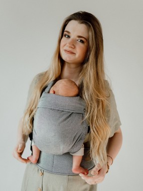 QUSY MINI 2.0 – ypač lengva reguliuojama kūdikių nešioklė