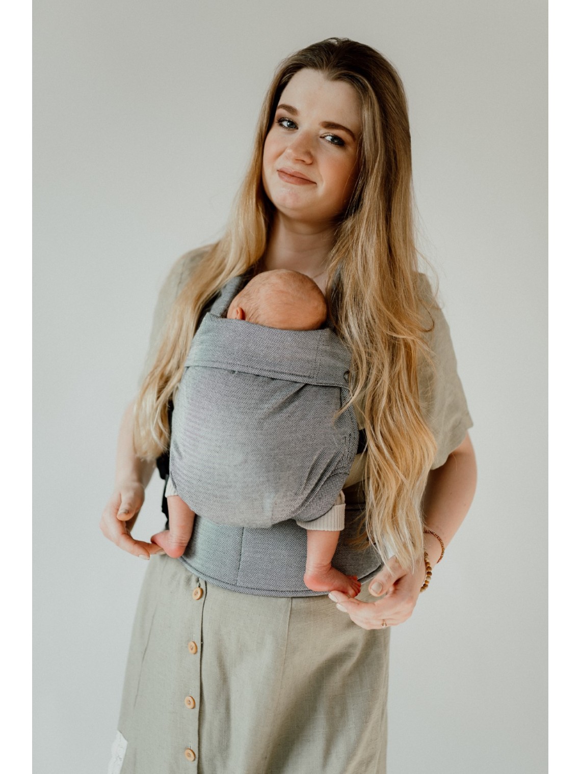 QUSY MINI 2.0 – ypač lengva reguliuojama kūdikių nešioklė