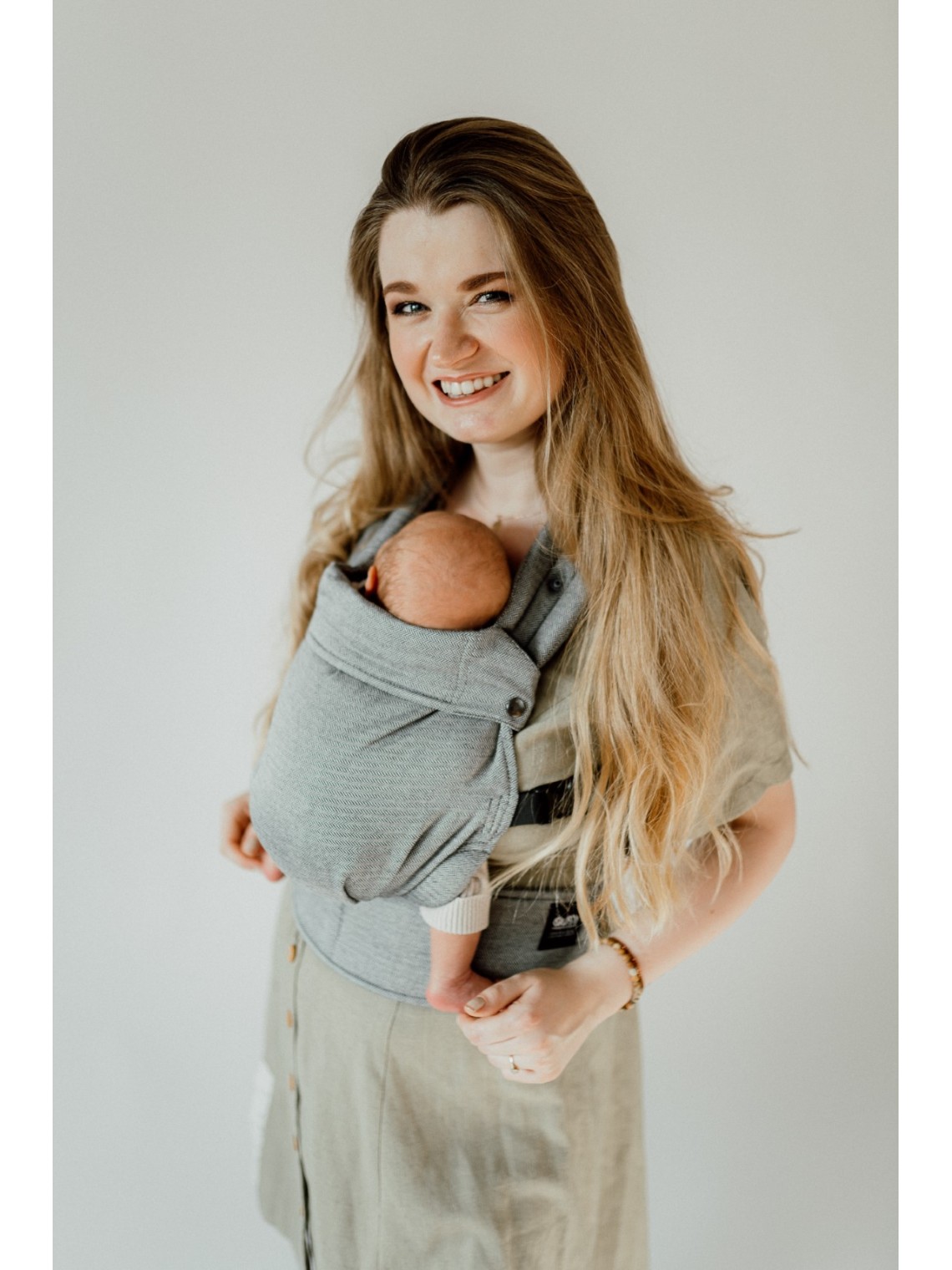 QUSY MINI 2.0 – ypač lengva reguliuojama kūdikių nešioklė