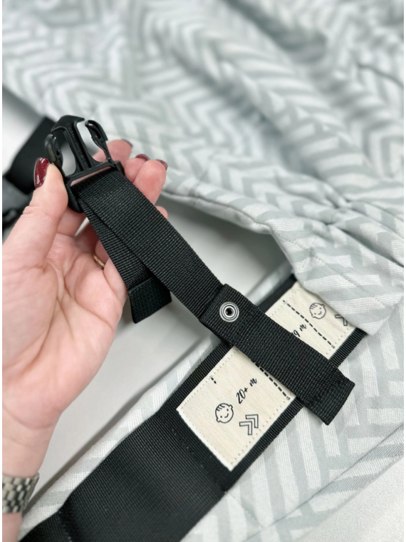 Little Frog Prime – lightweight, breathable newborn carrier