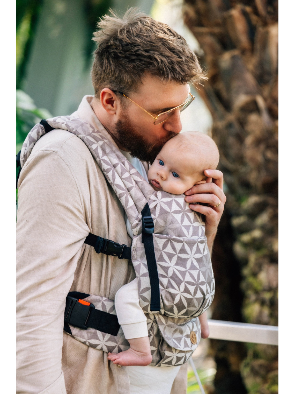 LennyLight – lightweight and intuitive baby carrier LennyLight – lightweight and intuitive baby carrier