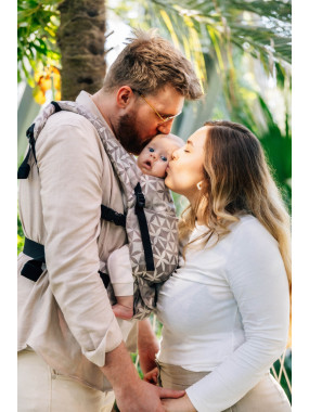 LennyLight – lightweight and intuitive baby carrier LennyLight – lightweight and intuitive baby carrier