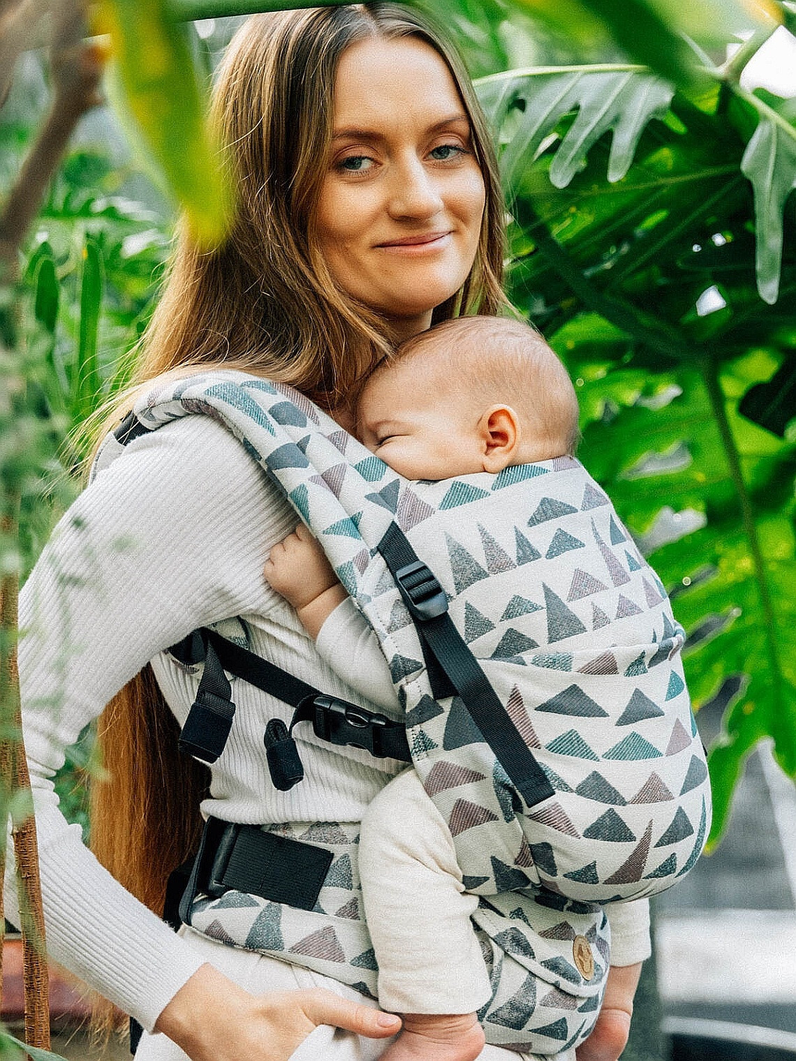 LennyLight – lightweight and intuitive baby carrier LennyLight – lightweight and intuitive baby carrier