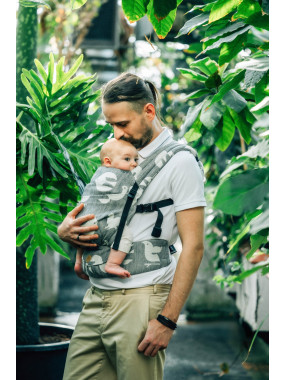 LennyLight – lightweight and intuitive baby carrier LennyLight – lightweight and intuitive baby carrier