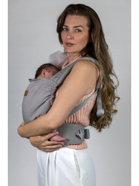 ISARA Elite is a timeless piece for parents who want effortless elegance and technical performance—without compromise.