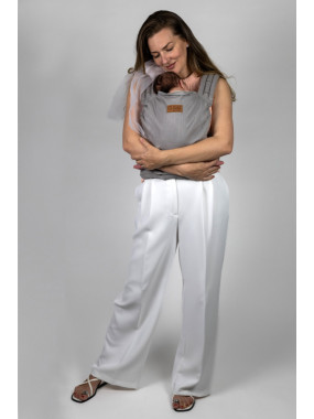 ISARA Elite is a timeless piece for parents who want effortless elegance and technical performance—without compromise.