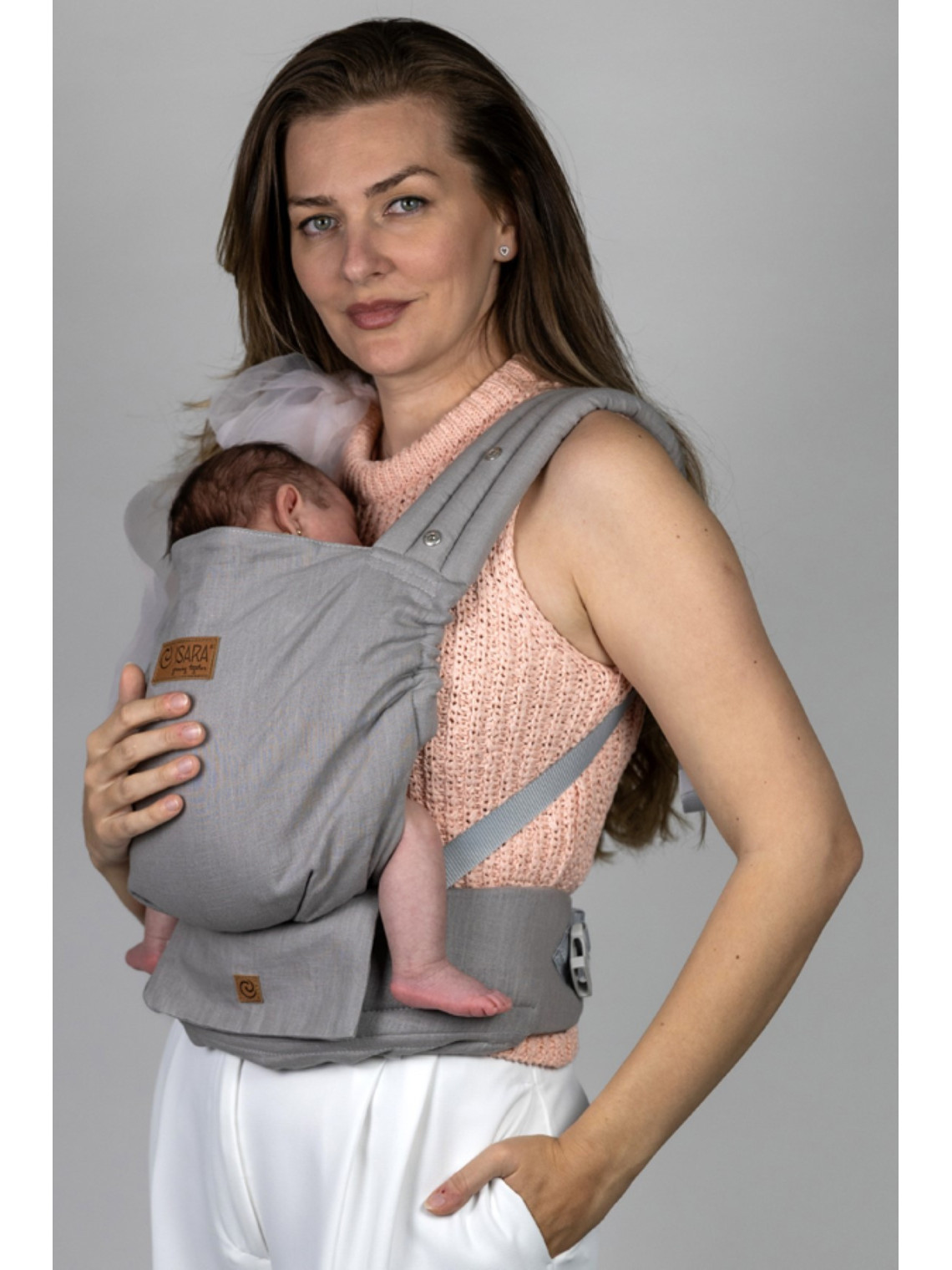 ISARA Elite is a timeless piece for parents who want effortless elegance and technical performance—without compromise.