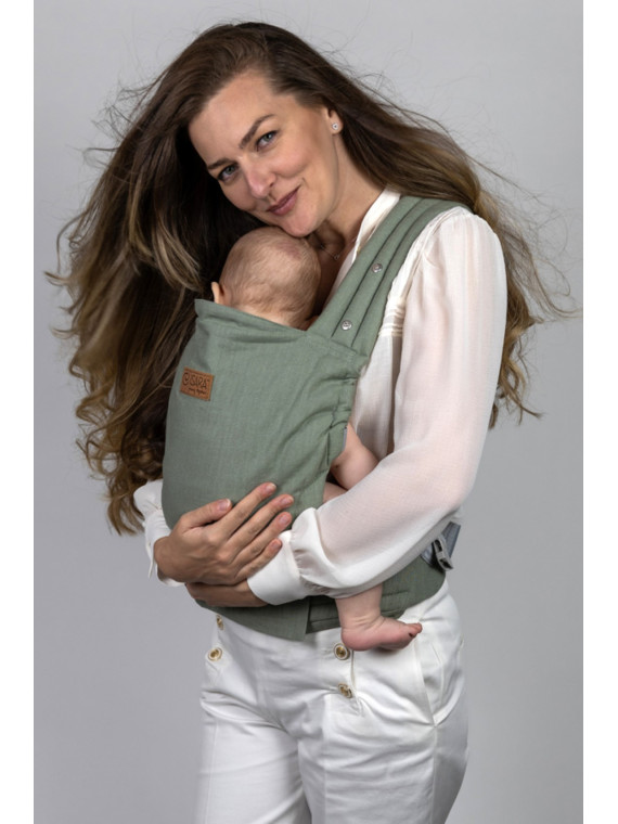 ISARA Elite is a timeless piece for parents who want effortless elegance and technical performance—without compromise.