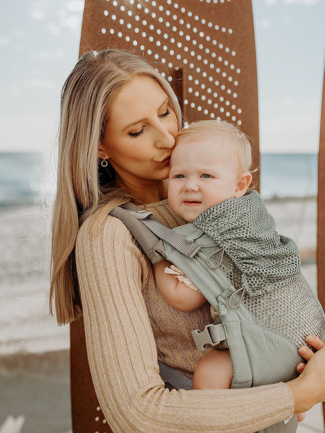 Quokkababy E-Carrier ergonomic baby carrier – maximum adaptability from day one