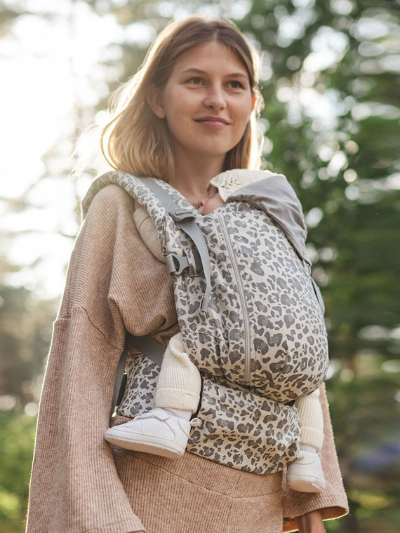 Love & Carry ONE – comfortable baby carrier from newborn