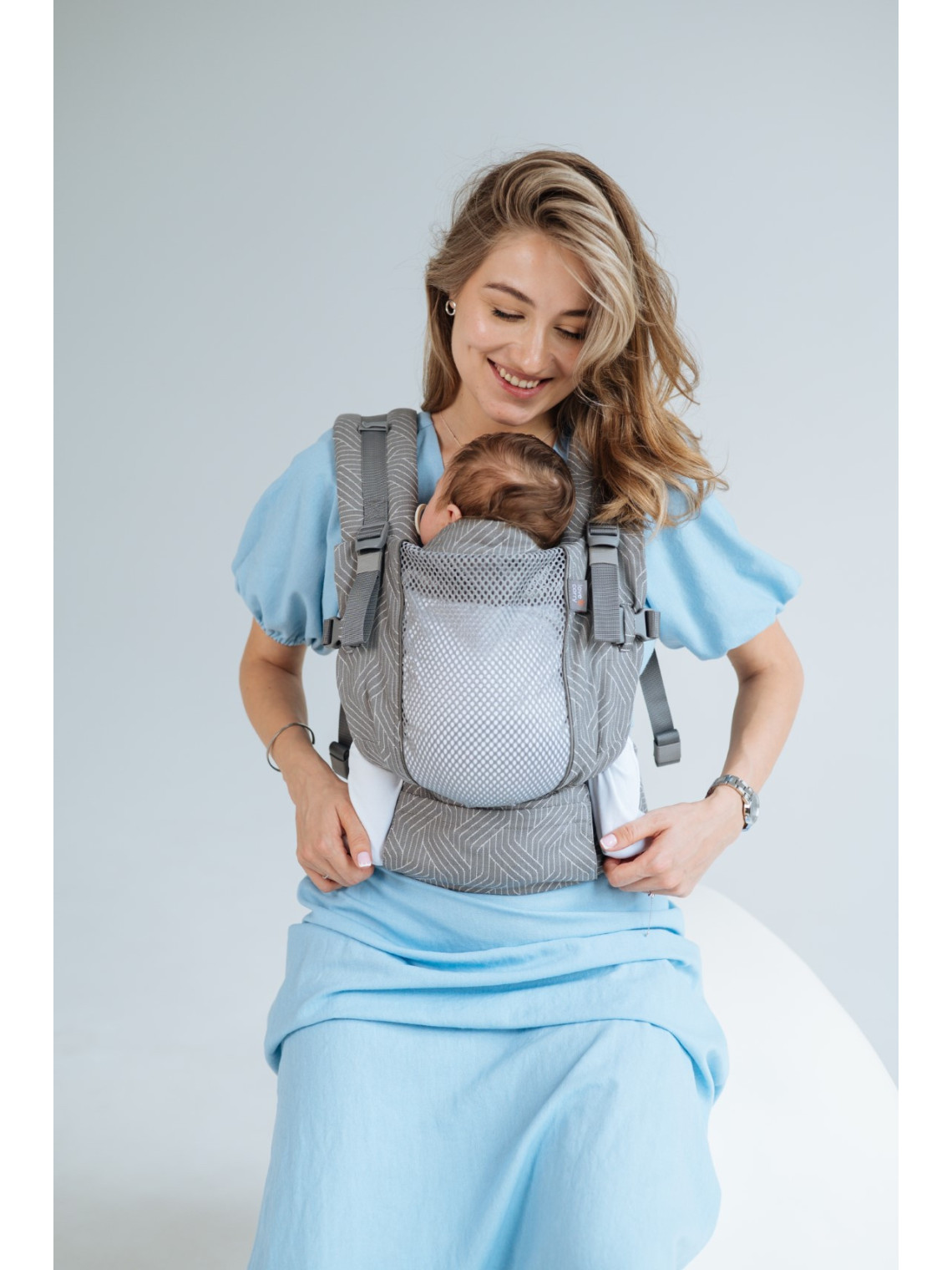 Love & Carry ONE – comfortable baby carrier from newborn