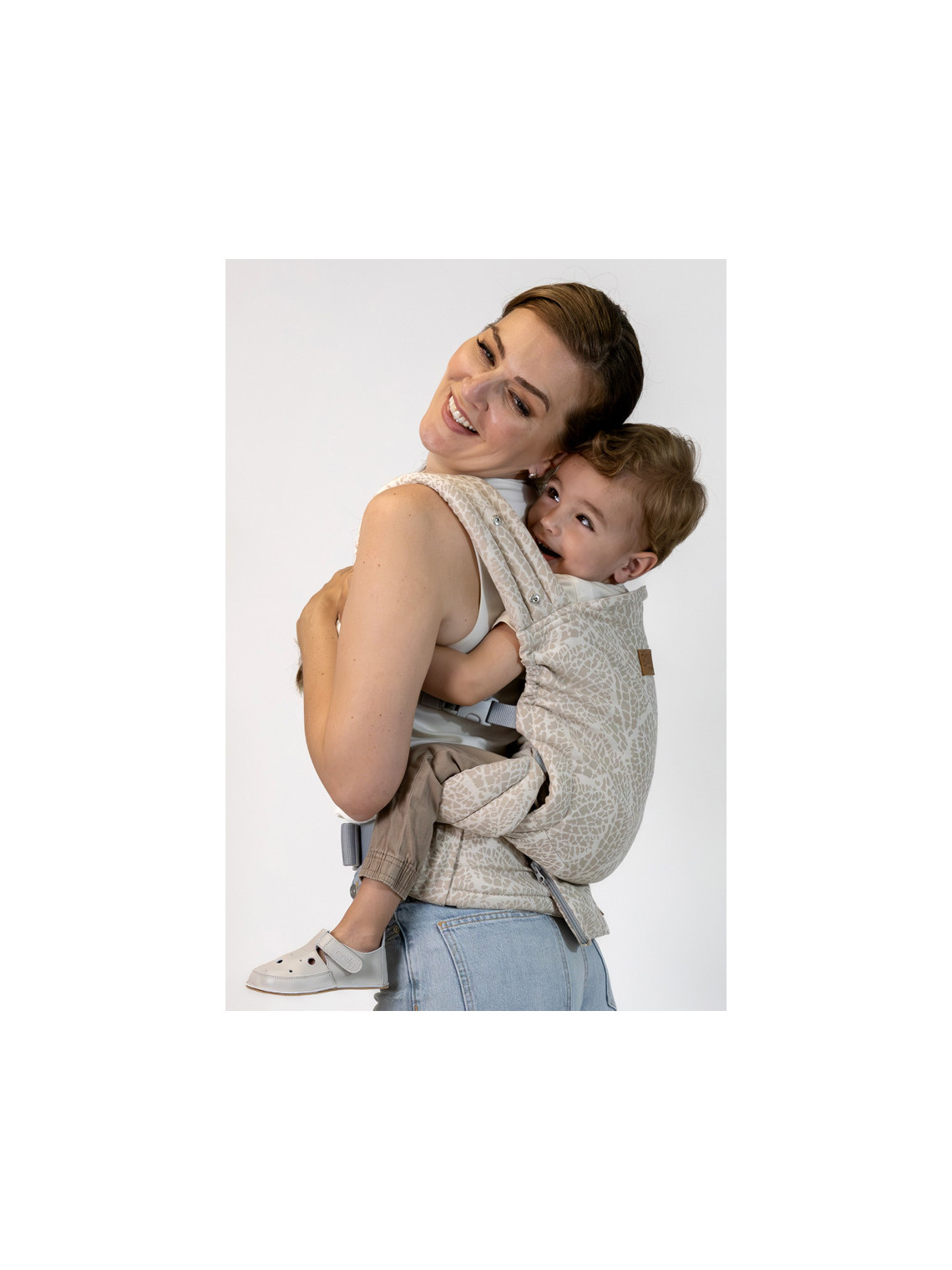 ISARA THE ONE Baby Carrier – From Newborn to Preschooler | Ergonomic and Fully Adjustable