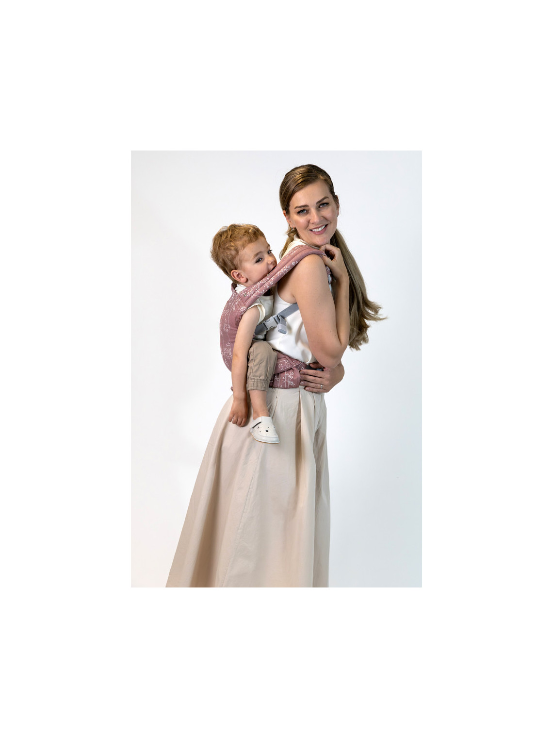 ISARA THE ONE Baby Carrier – From Newborn to Preschooler | Ergonomic and Fully Adjustable