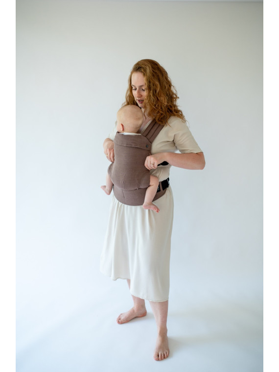 QUSY MINI 2.0 – ypač lengva reguliuojama kūdikių nešioklė