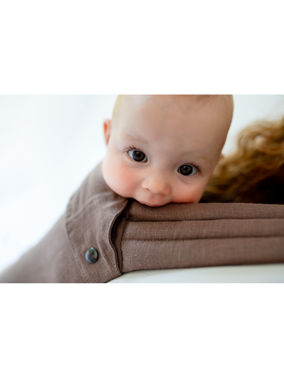 QUSY MINI 2.0 – ypač lengva reguliuojama kūdikių nešioklė