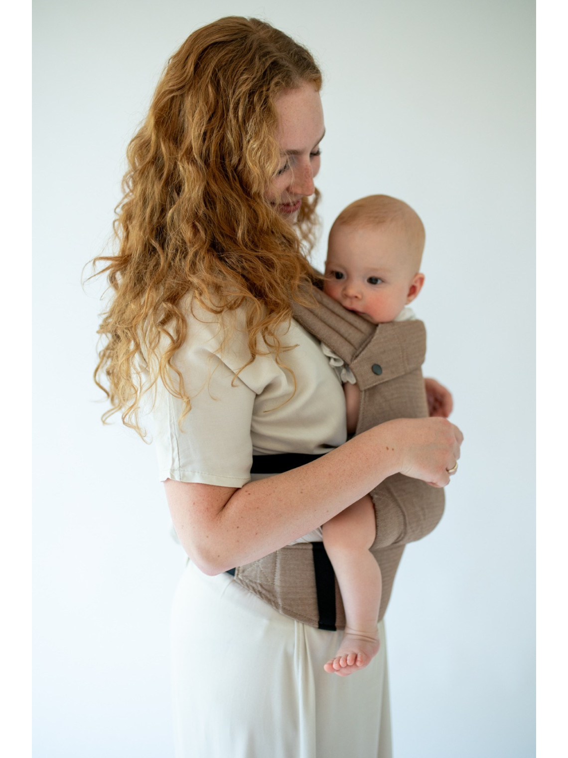 QUSY MINI 2.0 – ultra-light adjustable baby carrier